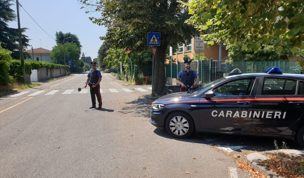 Santa Cristina E Bissone Fermato Per Un Controllo Lancia Una Bustina