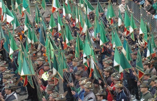 Corpo degli Alpini saluto al generale d’Armata