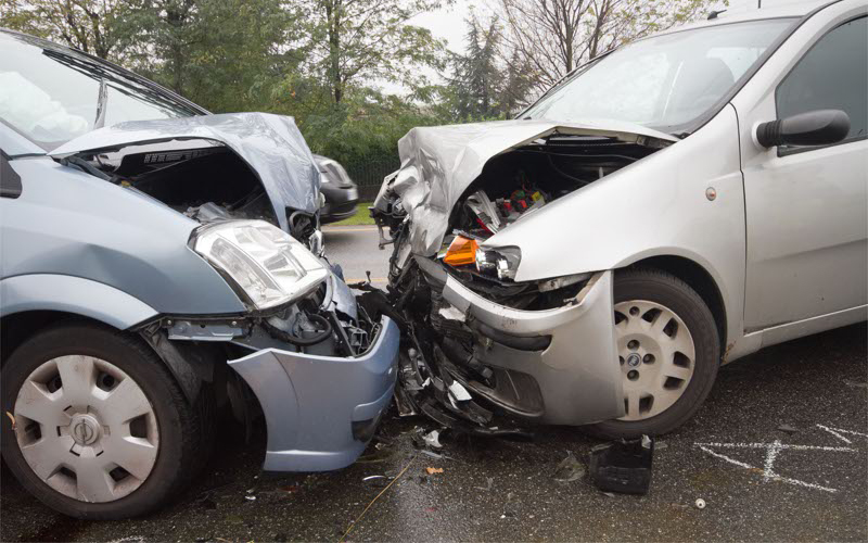 Scontro tra auto una persona grave