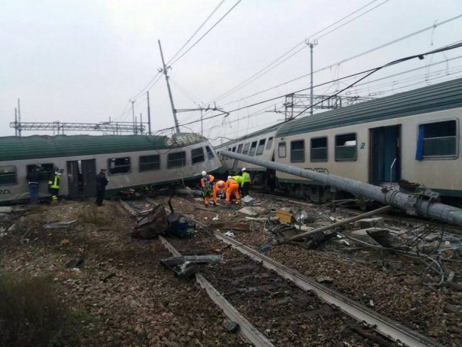 Treno deragliato a Pioltello, due fermagli spezzati sotto la lente