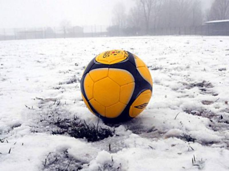 Big Snow ferma anche il calcio