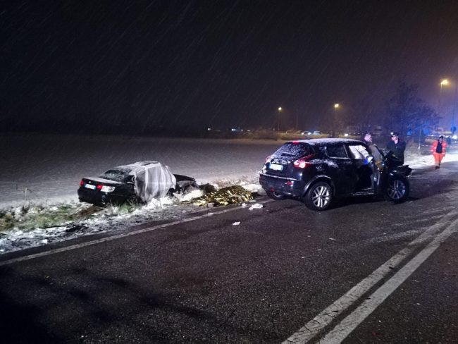 Con un’auto rubata uccide una donna e scappa: FOTO