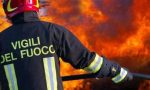 Incendio in abitazione, due vigili del fuoco intossicati