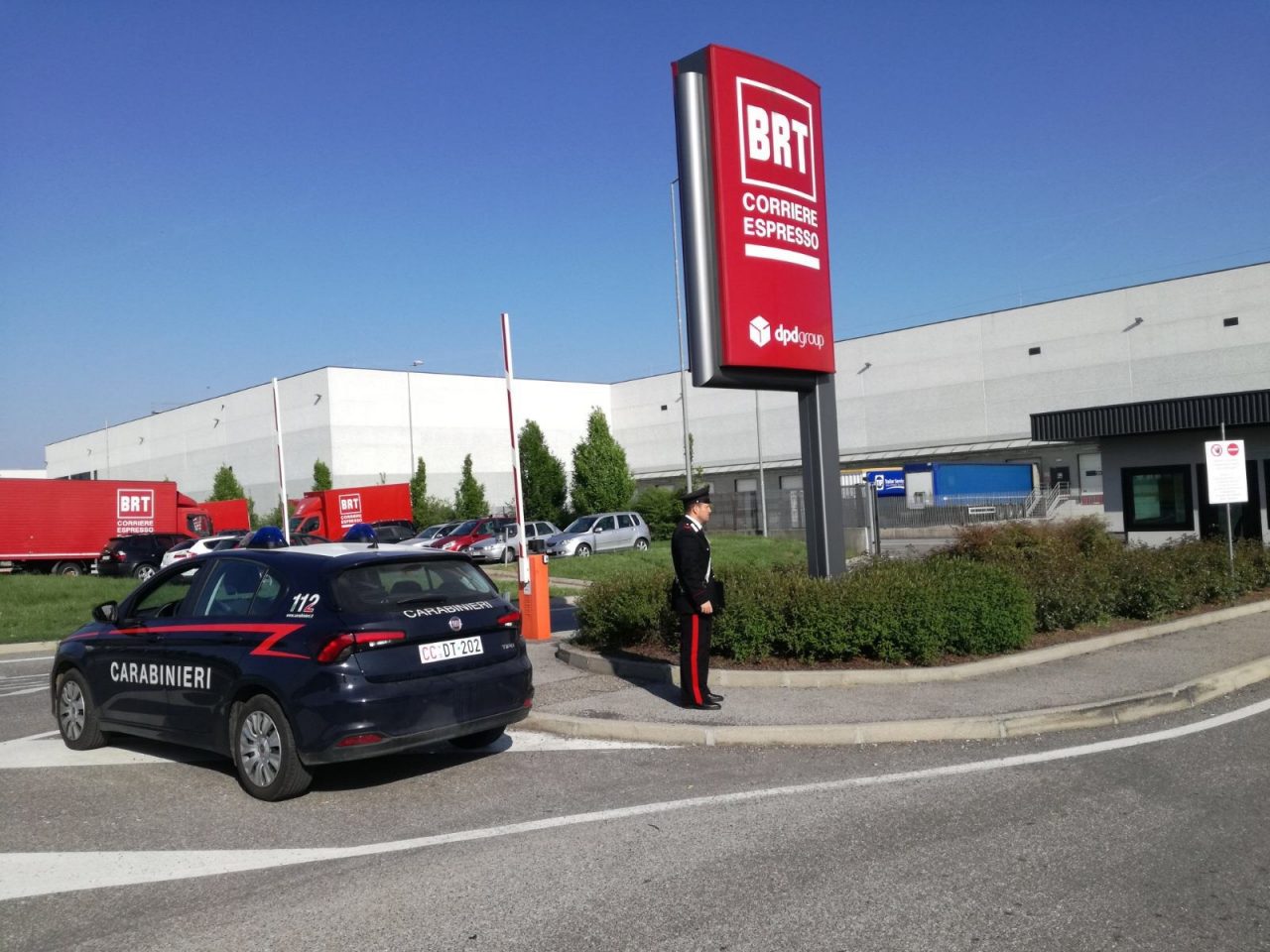 Clandestini sul camion del corriere Bartolini