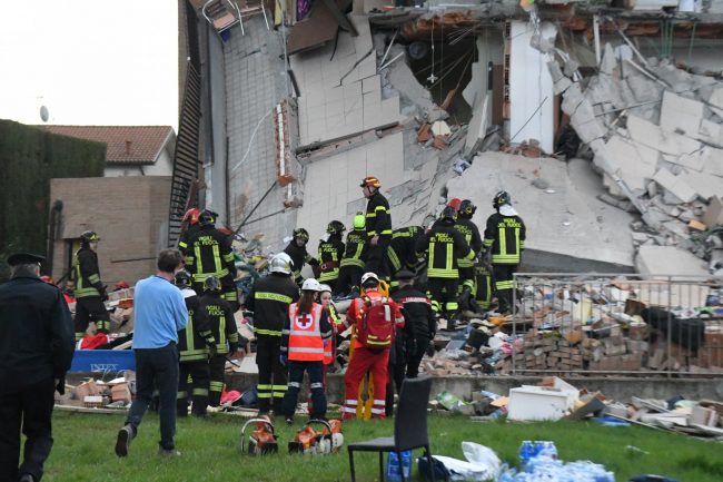 Esplosione Rescaldina: ferito nello scoppio della sua casa, morto 45enne