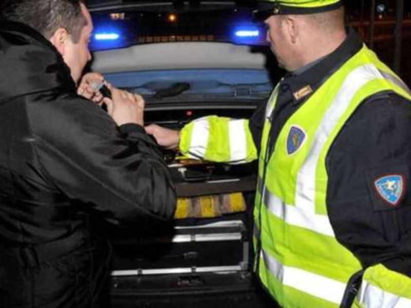 Guida sotto effetto di alcool e droghe, controlli sul territorio