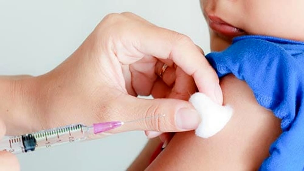 Vaccini, oggi scadono i termini per le comunicazioni alle Asl. Multe in vista?