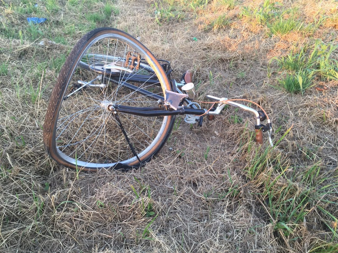 Pensionato falciato in bici a Parona