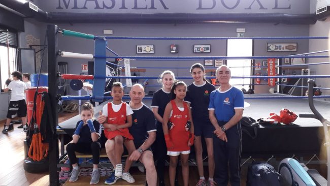 Tutti pazzi per la boxe: bimbi e donne sul ring VIDEO