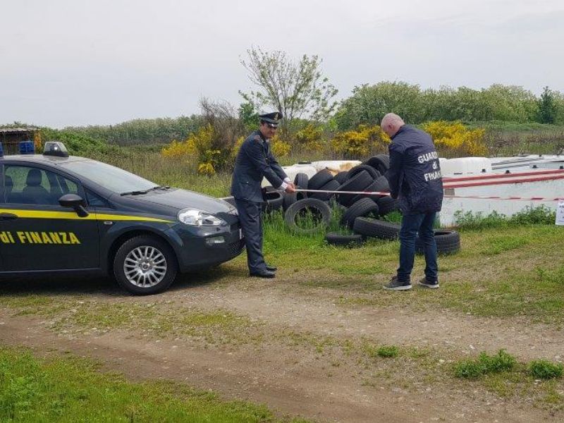 Rifiuti pericolosi abbandonati in un’area di 30.000 mq