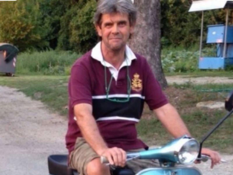 Folla ai funerali di Fabrizio Varni