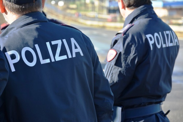 Cadavere ritrovato nei campi a ridosso della Tangenziale: identificato il corpo