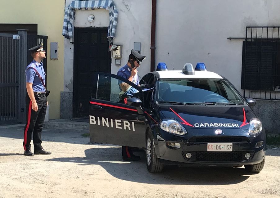 Cercano spacciatori ma li arrestano per furto di energia elettrica