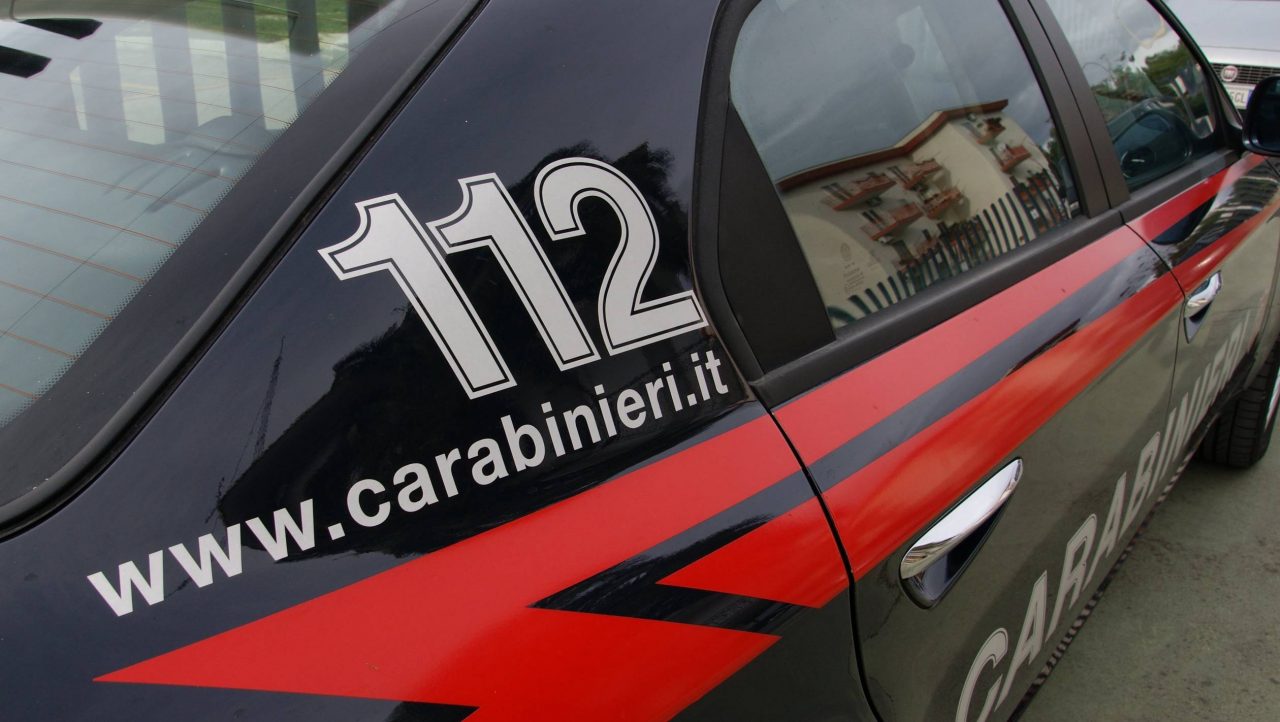 Evasione dai domiciliari e violazione obblighi: 2 denunce