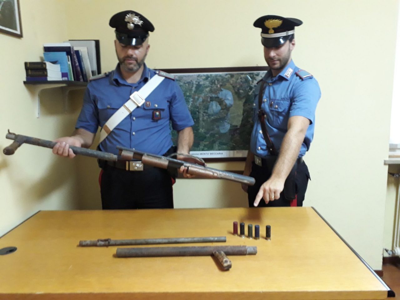 Detenzione illegale armi da fuoco: arresti e denunce