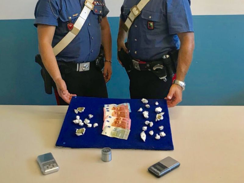 Arrestato 16enne per detenzione di sostanze stupefacenti ai fini di spaccio