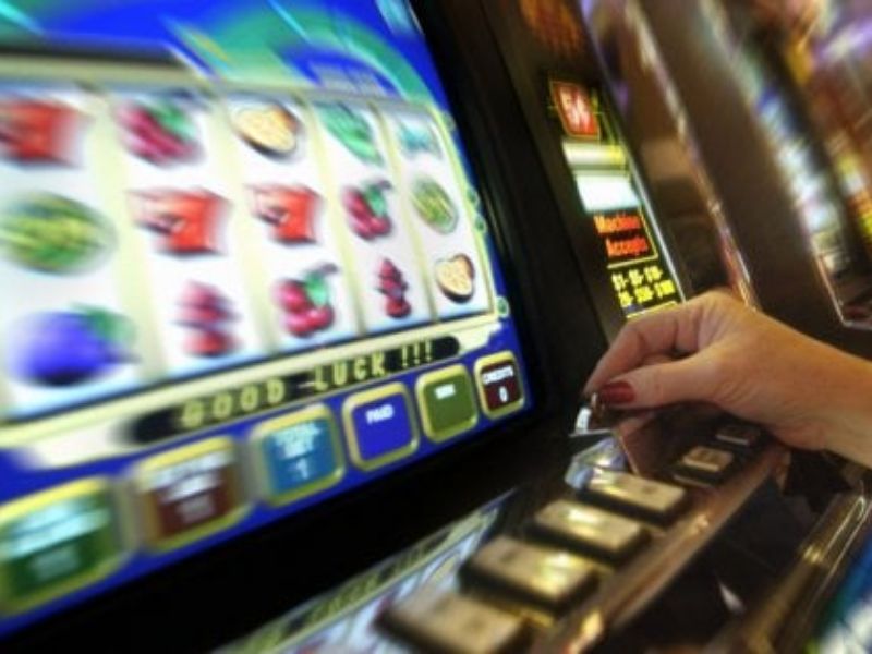 Gioco d’azzardo: nella Bassa ci si “gioca” in media più di mille euro all’anno