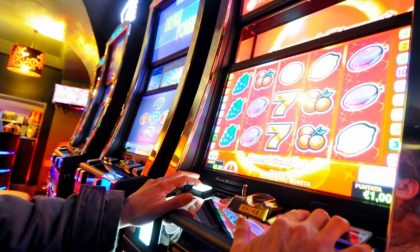 Minacciano titolare con un piede di porco, colpo da 4mila euro alla sala slot