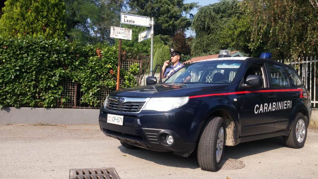 Circola su auto rubata, denunciato 38enne