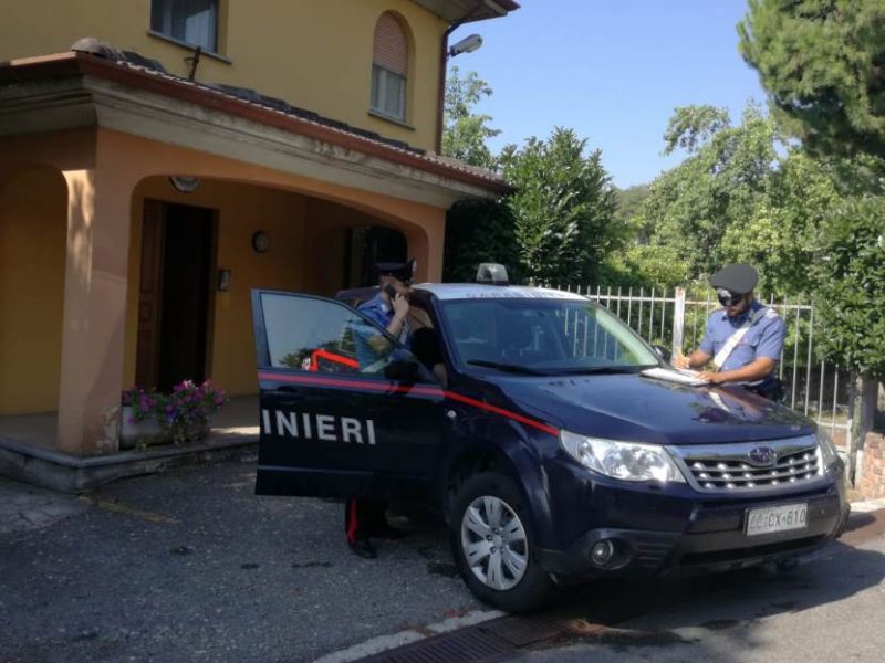 Lavora in nero e senza permesso di soggiorno presso un autolavaggio