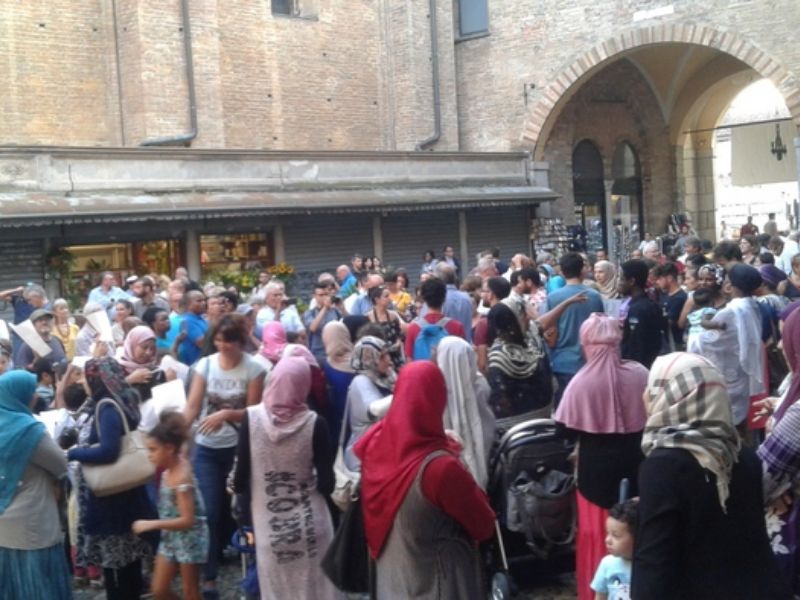 Agevolazioni “negate” agli stranieri a Lodi: ci siamo fatti spiegare il problema da loro