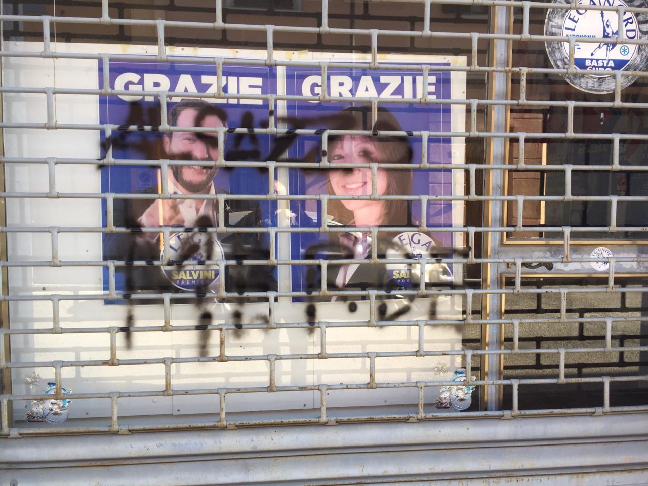 Vandalismo sede Lega di Voghera: Lucchini “Non ci fermeranno”