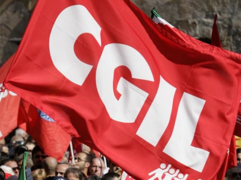 Provocazione fascista contro la CGIL di Pavia
