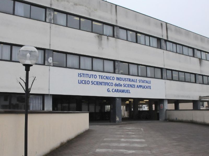 Blitz antidroga all’Istituto Caramuel, segnalati due 15enni