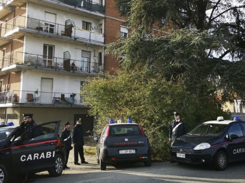 Cinque appartamenti allacciati abusivamente alla rete pubblica, 8 persone denunciate