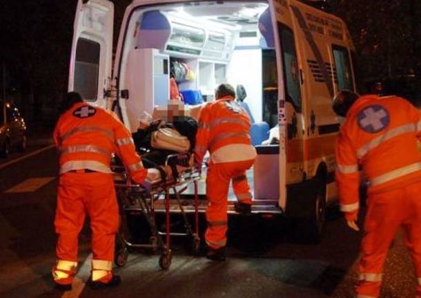 Contro un ostacolo con l’auto, soccorso 32enne SIRENE DI NOTTE