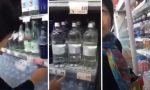 Cliente cinese ripresa e ridicolizzata dall’addetto del supermercato VIDEO