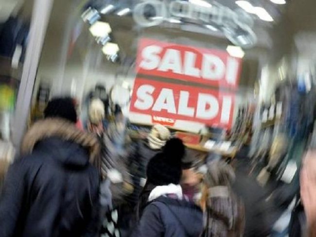 Saldi invernali 2019, da sabato sarà caccia all’occasione
