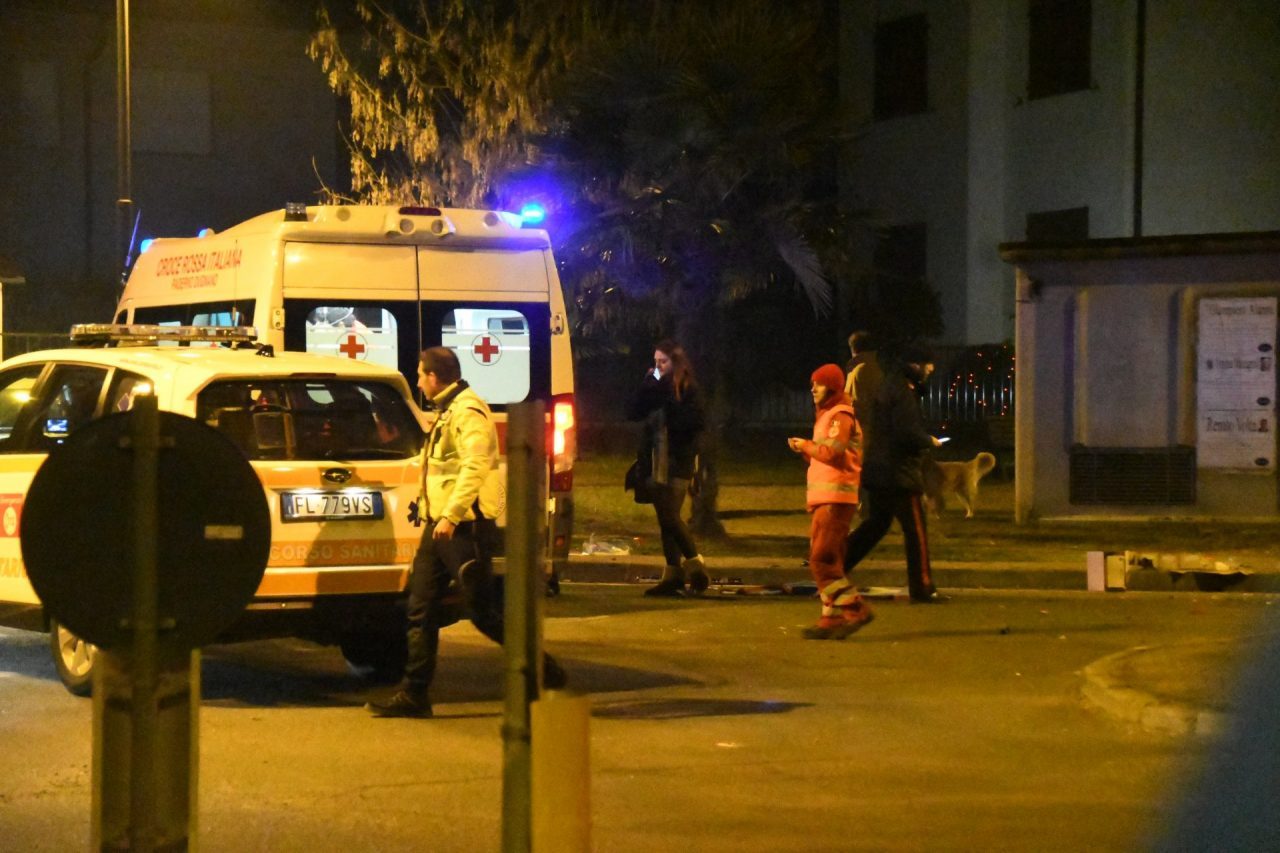 Gli esplode un petardo in mano, 42enne ferito la notte di Capodanno