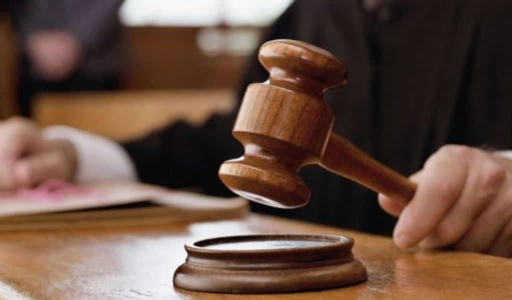 Falso certificato medico al boss, condannato a 10 anni oculista di Pavia