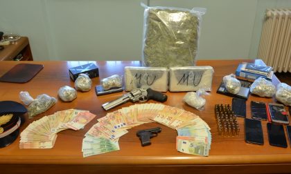Spaccio di droga: trovati con quasi due chili e mezzo di cocaina, 4 arresti