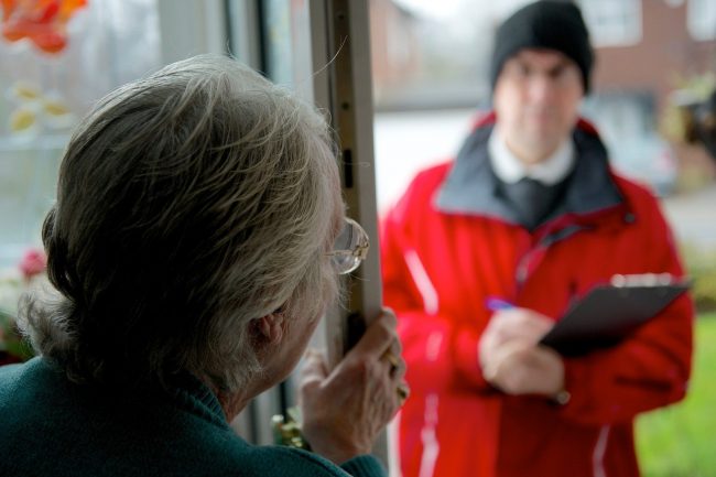 Truffe ad anziani: dalla Regione 170mila euro ai Comuni per la prevenzione