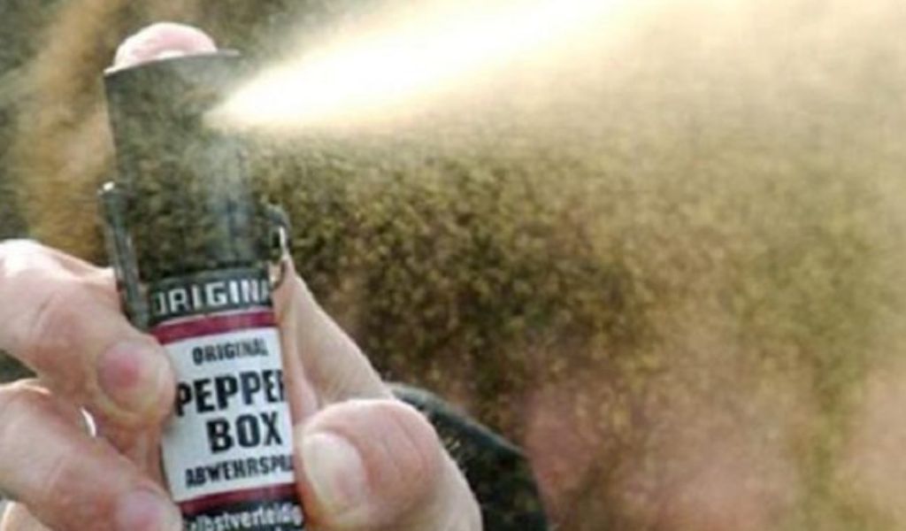 Donna aggredita in strada con spray urticante, derubata di 190euro