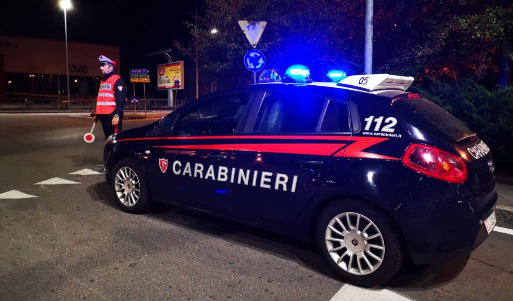 Rubano 50 litri di gasolio, arrestata coppia