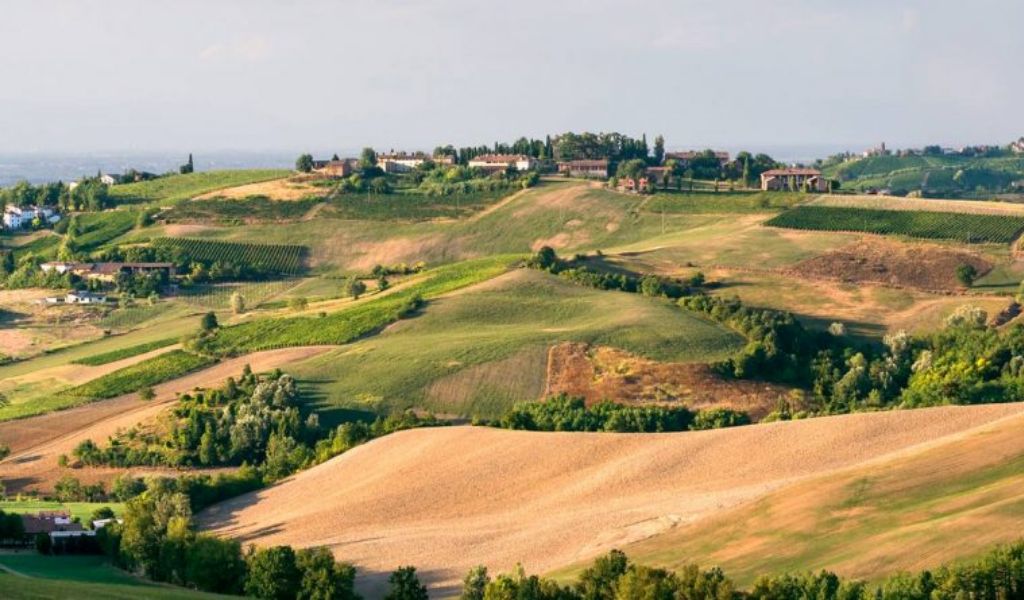 Effetto Covid, famiglie in fuga dalle città: boom di richieste in Oltrepò