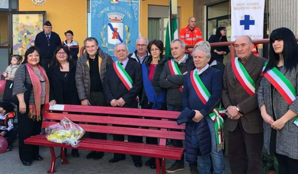 Il Comune ha inaugurato la prima panchina rossa di Vistarino