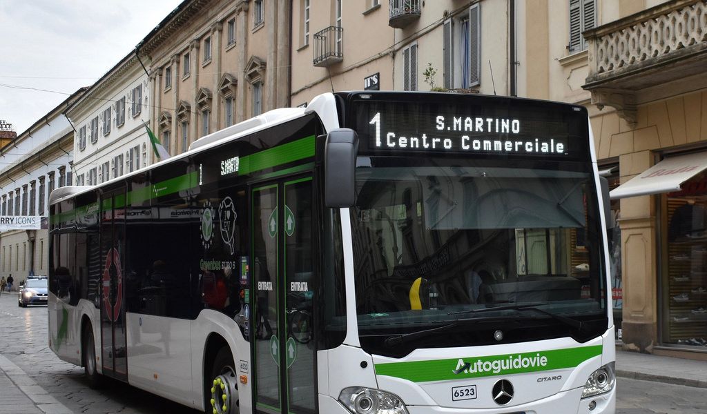 17enne colpita con una testata al volto per rubarle il telefonino