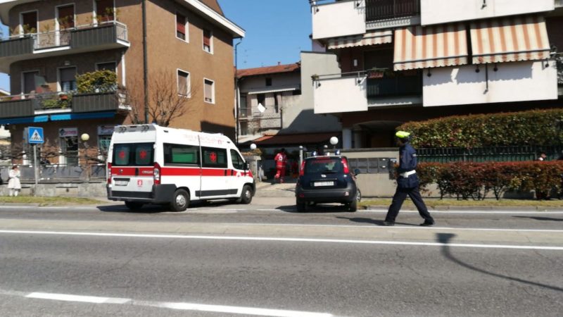 Precipita dal balcone di un palazzo: muore 14enne