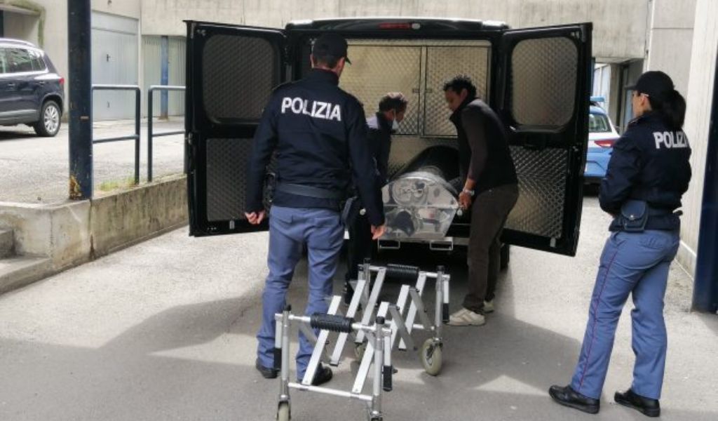 Uccide la sorella di 87 anni da tempo malata