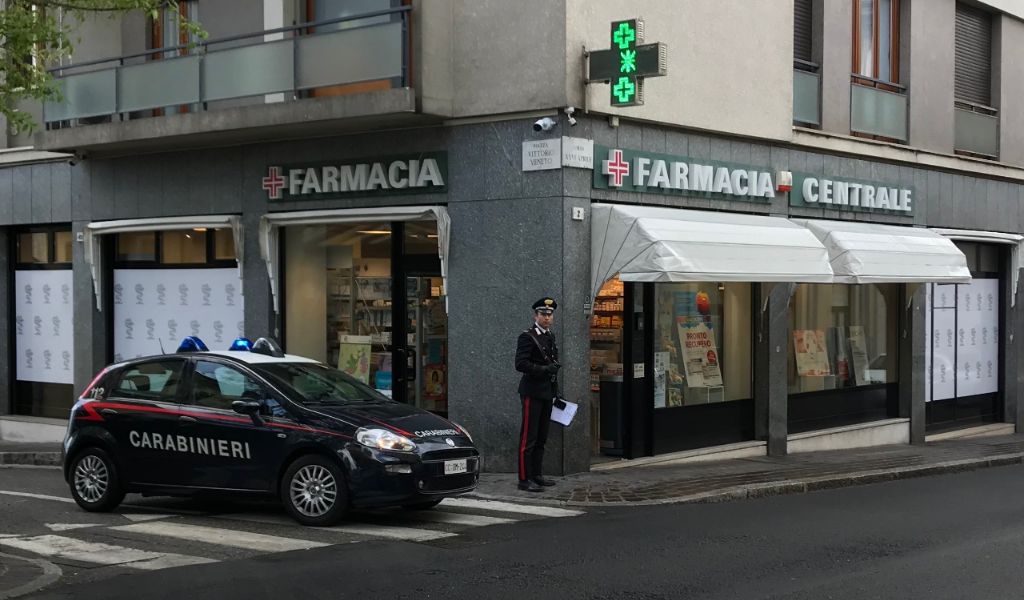 Rapinò farmacia armato di pistola, arrestato 40enne