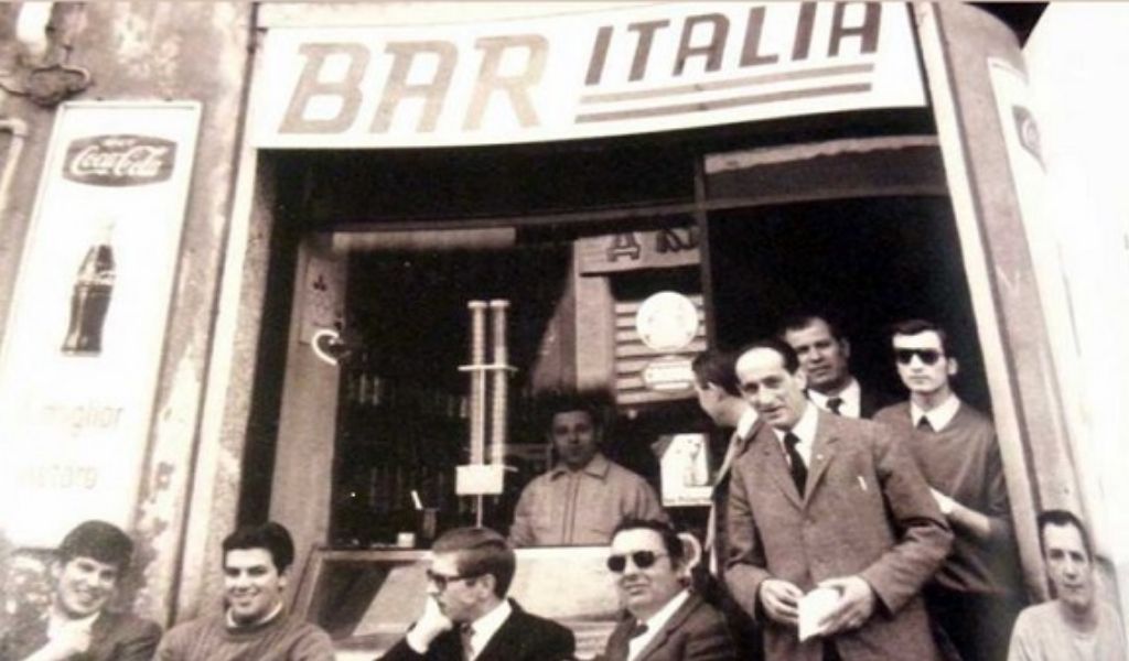 Negozi storici, a Pavia premiato il “Bar Italia”