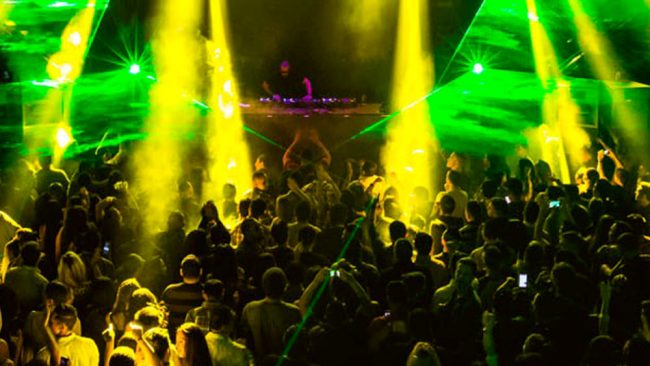 Rave party illegale a Casatisma: 300 ragazzi alle ex fabbriche