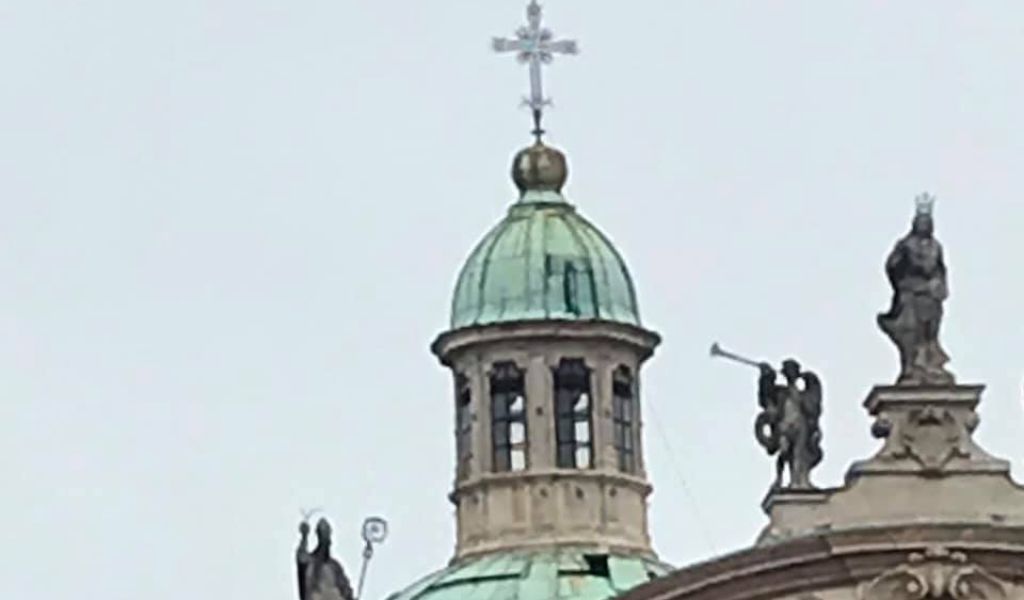 Fulmine sul Duomo di Vigevano: danni contenuti ma la Cattedrale resta chiusa