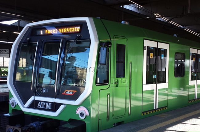 Guasto alla metro, pendolari in strada e Padana bloccata