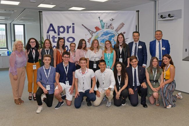 Regalo ai figli dei dipendenti: 16 vacanze studio offerte da Esselunga