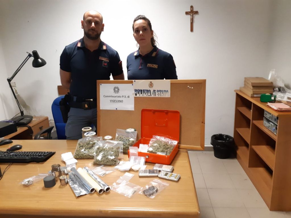Studente universitario spaccia in un casolare sul Lungoticino Lido